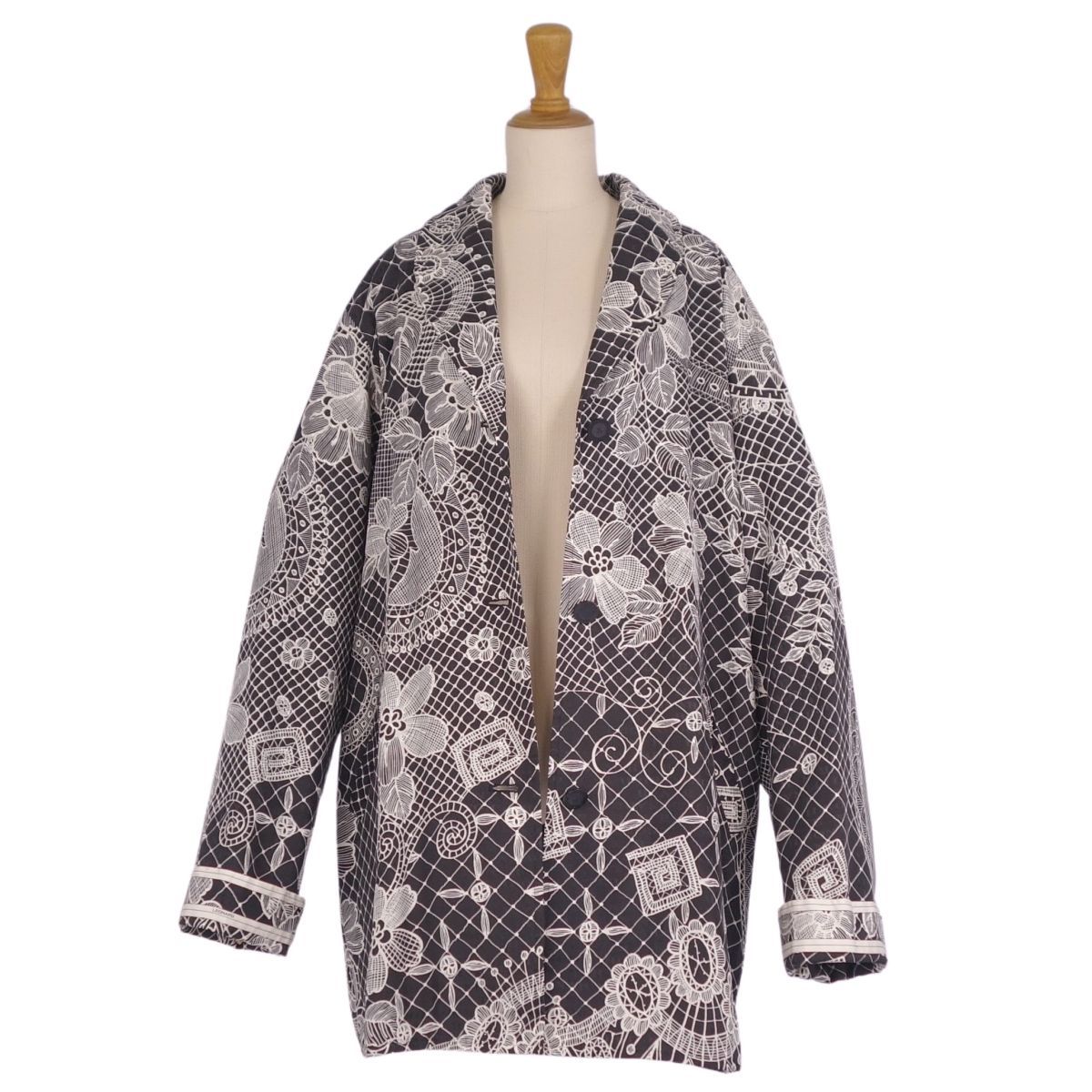 美品！「LEONARD-SPORT」綺麗なフラワー総柄のリバーシブル中綿