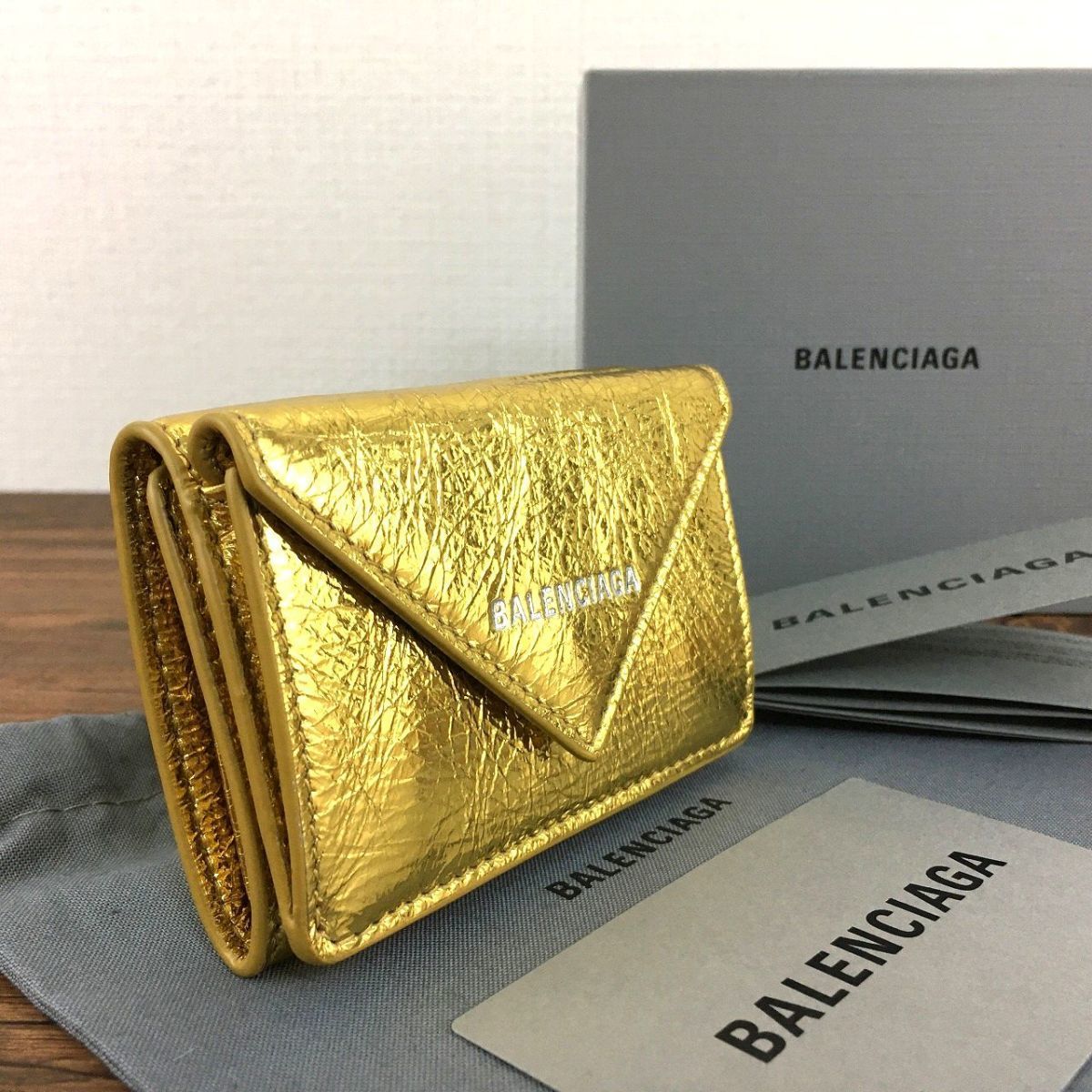 軽量+ストレッチ性+吸水速乾 未使用品 BALENCIAGA コンパクト