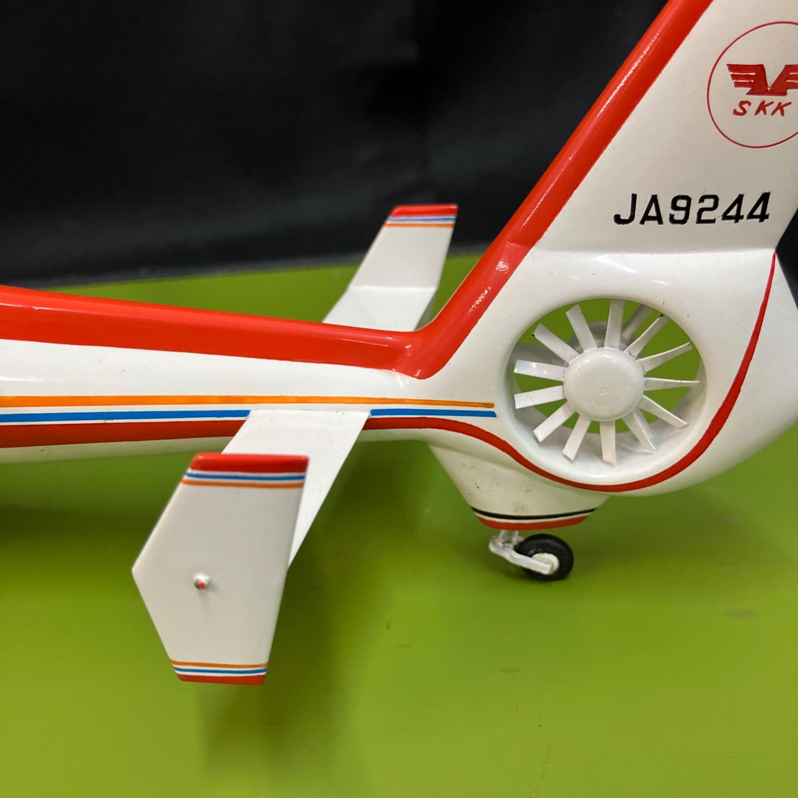 希少　日本製 四国航空　ヘリコプター模型　台座幅約48cm 希少 日本製 四国航空 ヘリコプター模型 台座幅約48cm
