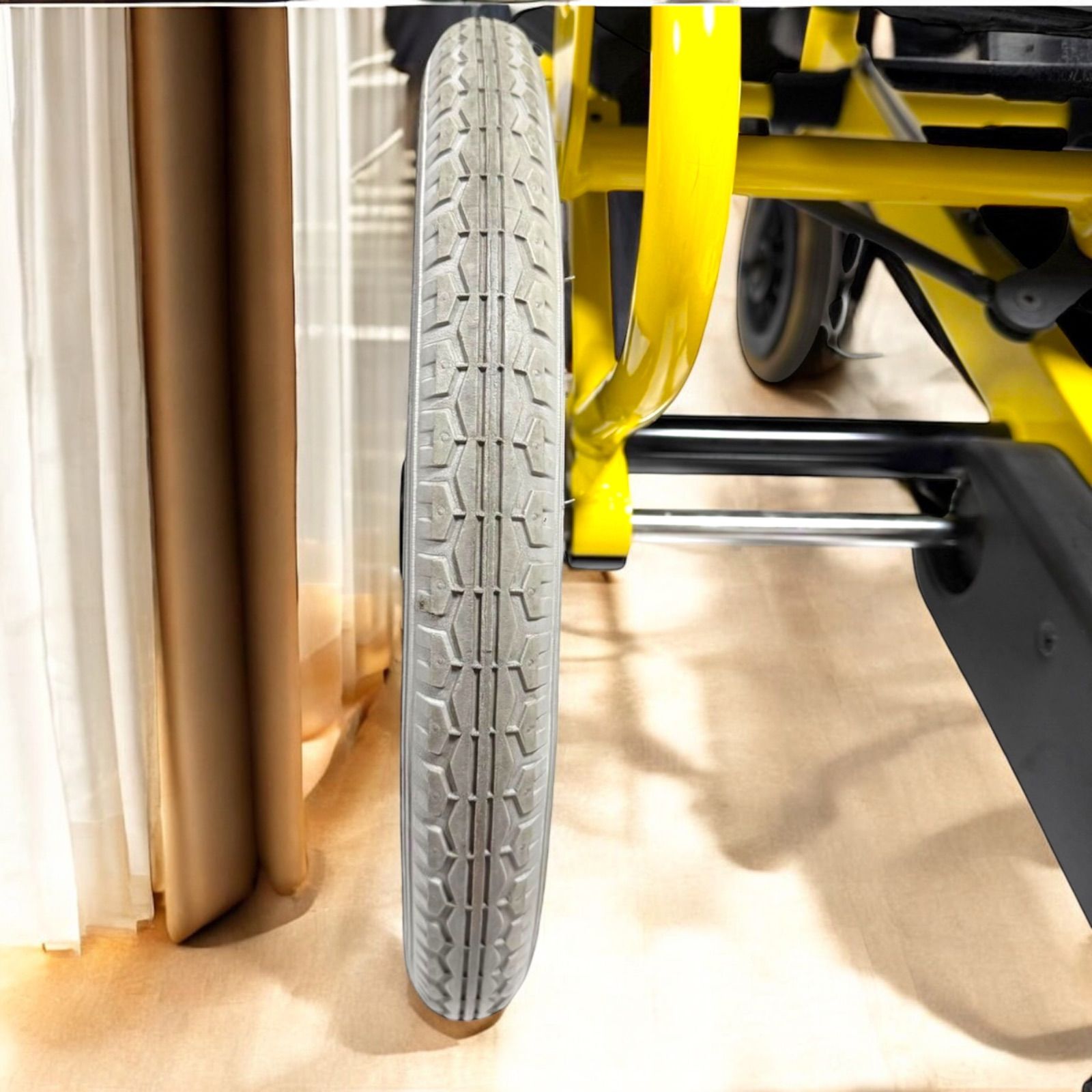 COGY コギー / 足こぎ車いす / ソリッドイエロー / Mサイズ / 左手