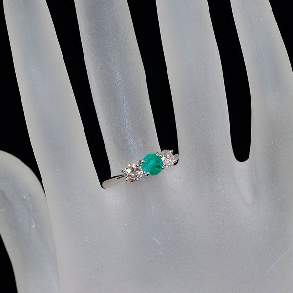 Pt900 エメラルド ダイヤモンド リング 0.54ct D0.582ct - メルカリ