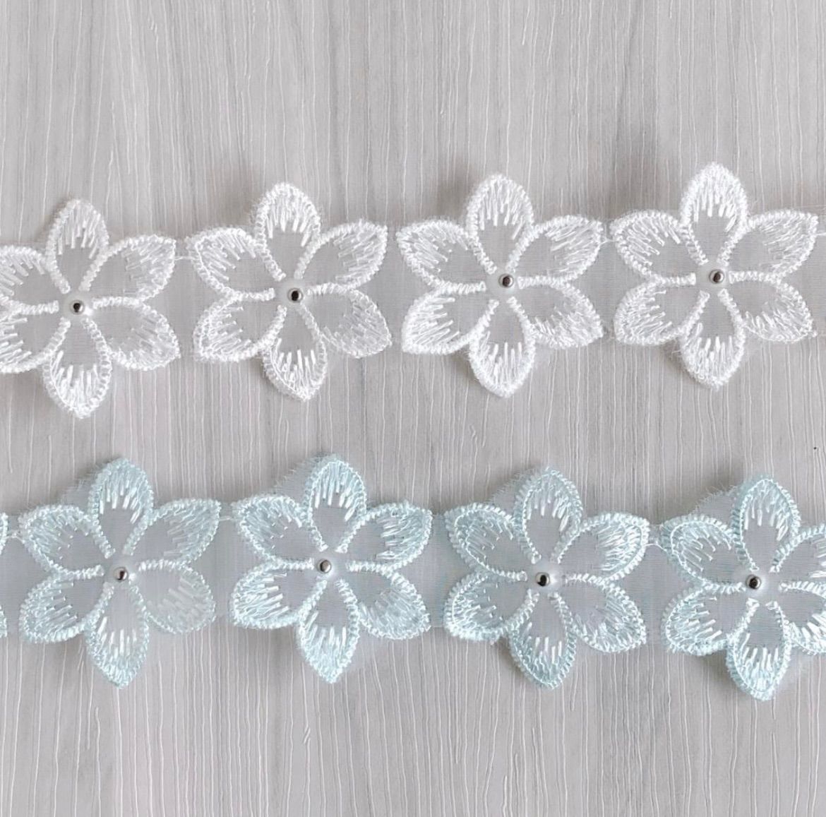 アンティーク オーガンジー盛上花刺繍 カーキグレー ノルマンディーレースランナー パール付き・花モチーフレース オーガンジー 60個入り 刺繍