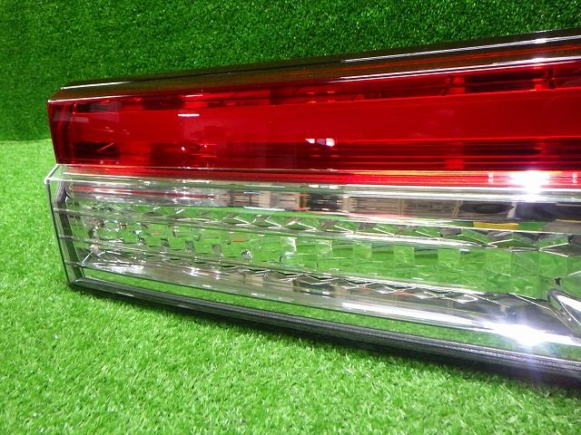 デリカD5 純正 リアガーニッシュ CV 後期 1149-227 カメラ穴 ミツビシ 250912051 FFCRYSTALESIA_COM