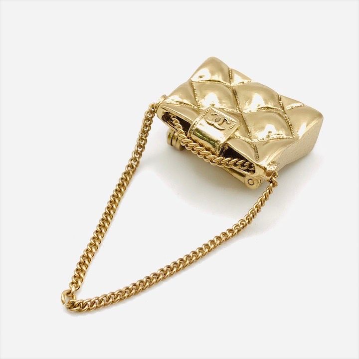 ≪25SS★≫シャネル ブローチ バッグモチーフ 美品 CHANEL シャネル ココマーク マトラッセ バッグ モチーフ W