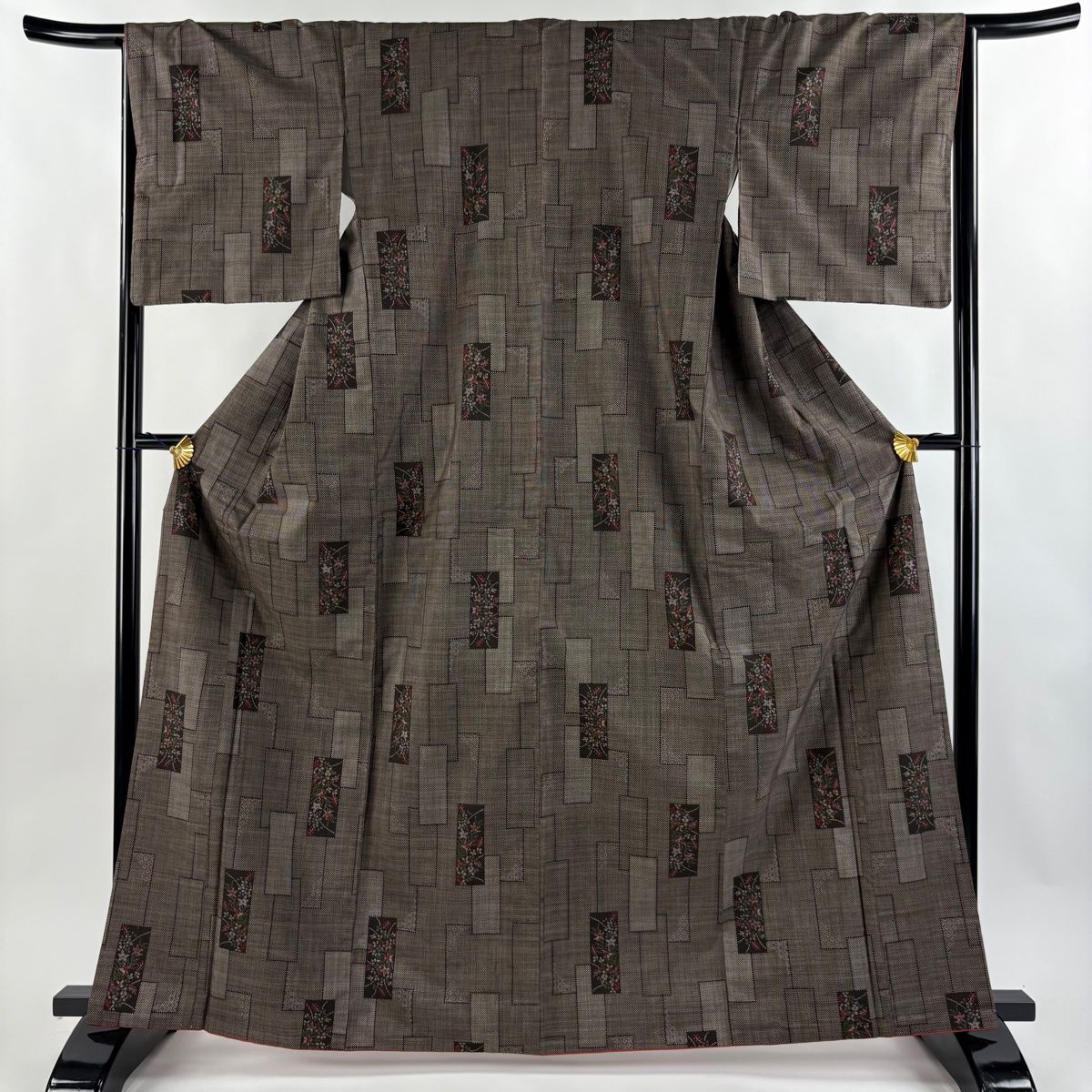 大島紬 身丈164.5cm 裄丈66cm M 袷 純泥染 証紙 草花 幾何学模様 焦茶色 正絹 秀品