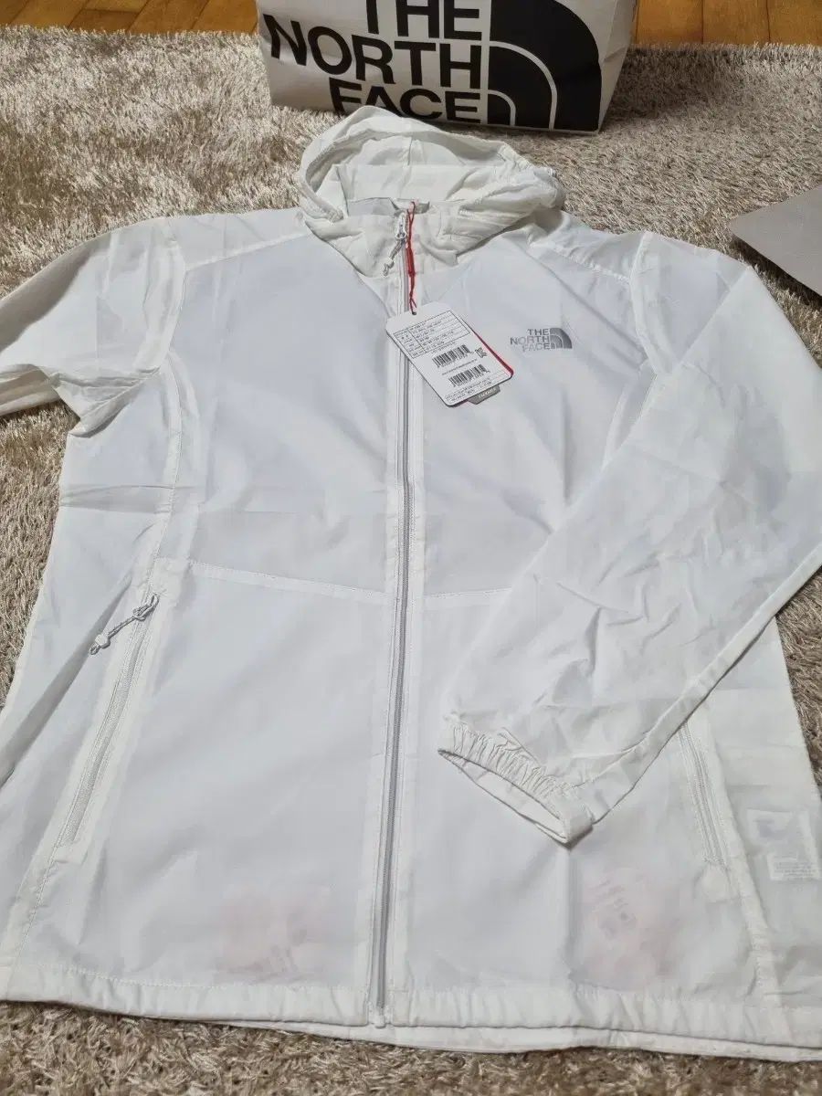 THE NORTH FACE ザ ノース フェイス ホワイト ウィンドブレーカー 95M