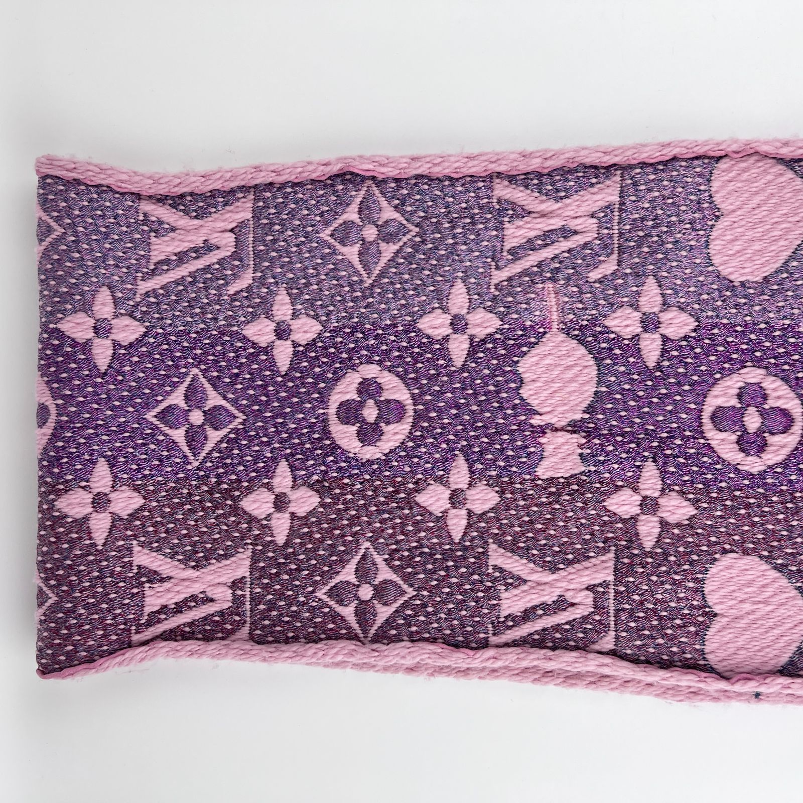 LOUIS VUITTON ロゴ入りピンクマフラー 美品 中古】LOUIS VUITTON ルイ