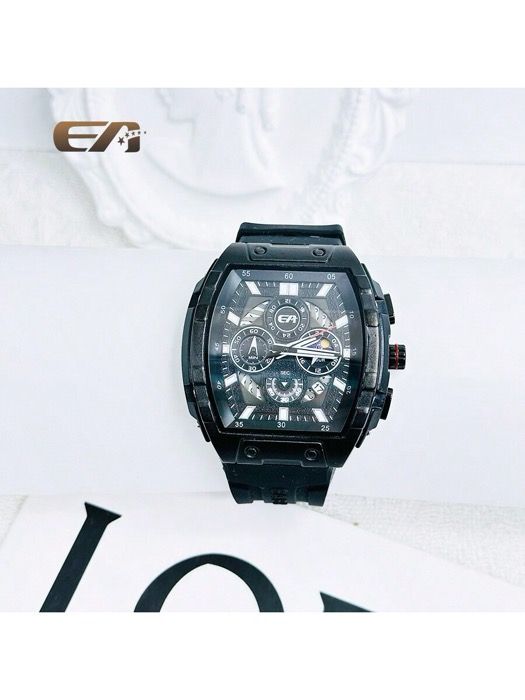 腕時計 メンズ クォーツ メンズ ブラック ラバー ストラップ クロノグラフ 腕時計 1個 スポーティなパーソナライズ バレル型 ブラック ダイヤル ボーイフレンドへのギフトボックス入りプレゼント クリスマスギフト