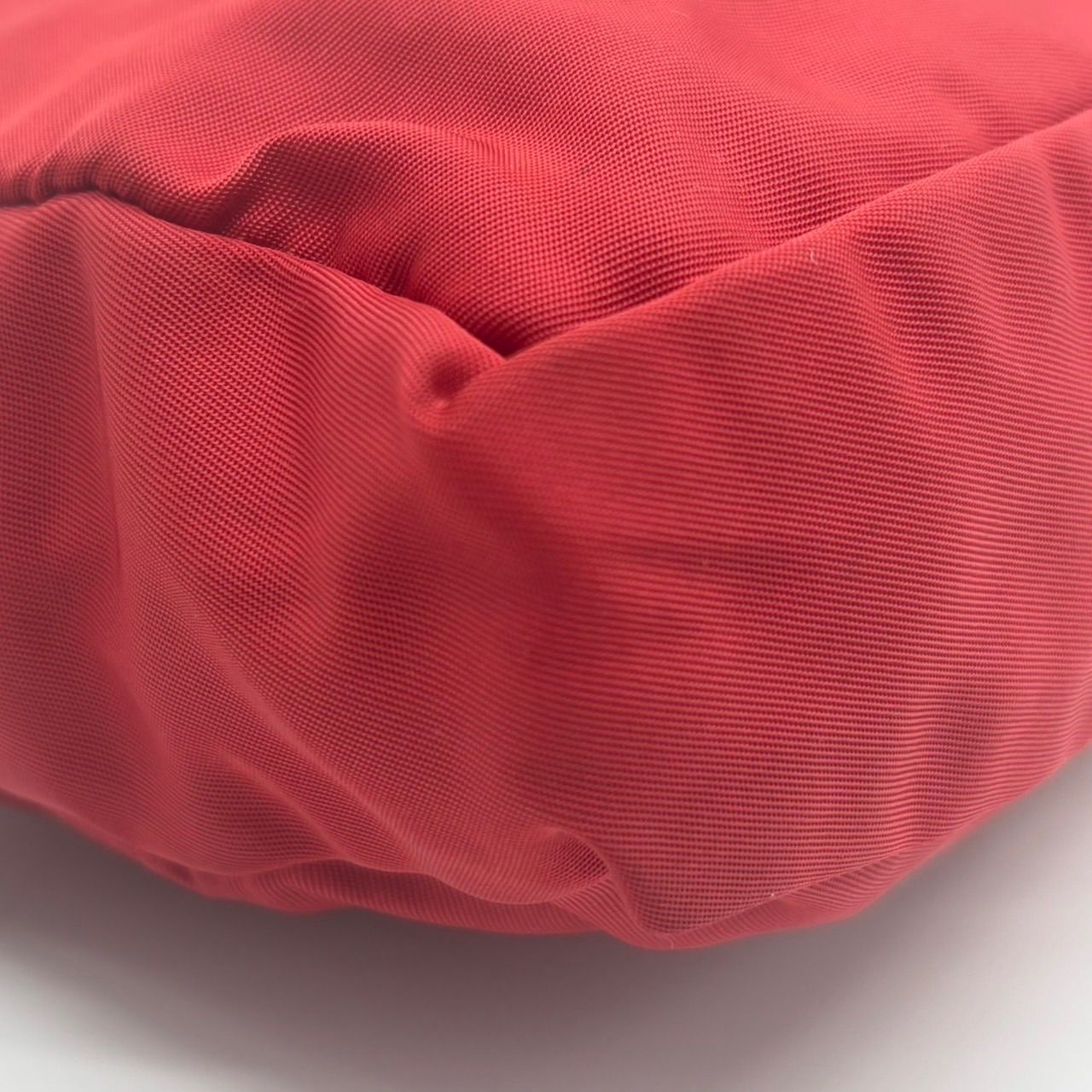 アニヤハインドマーチ　ポーチ　Eyes KEEP SAFE 赤 アニヤハインドマーチ ポーチ Eyes KEEP SAFE 赤