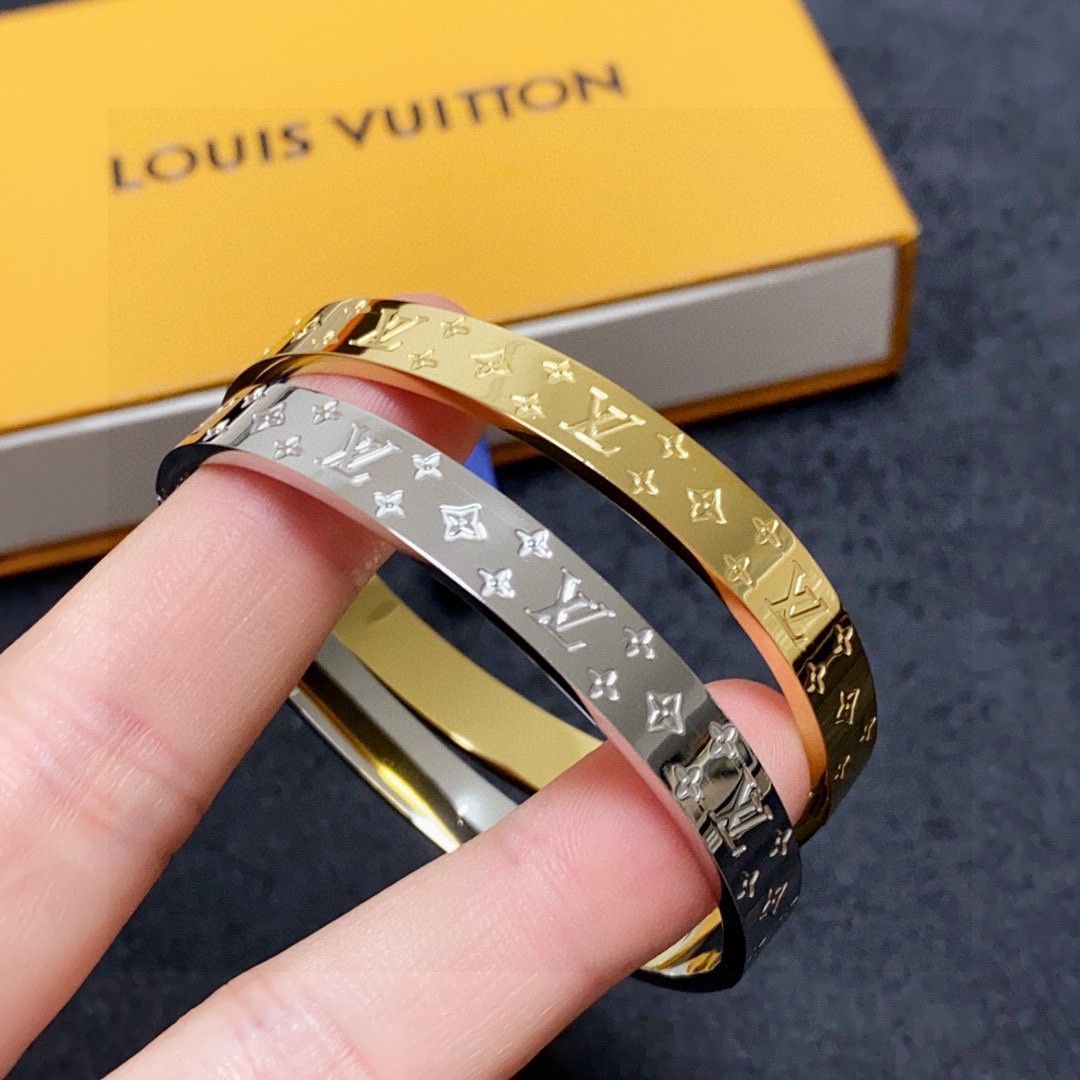 LOUIS VUITTON レザー ブレスレット LV プリントレザーブレスレット??ルイ・ヴィトン - メルカリ