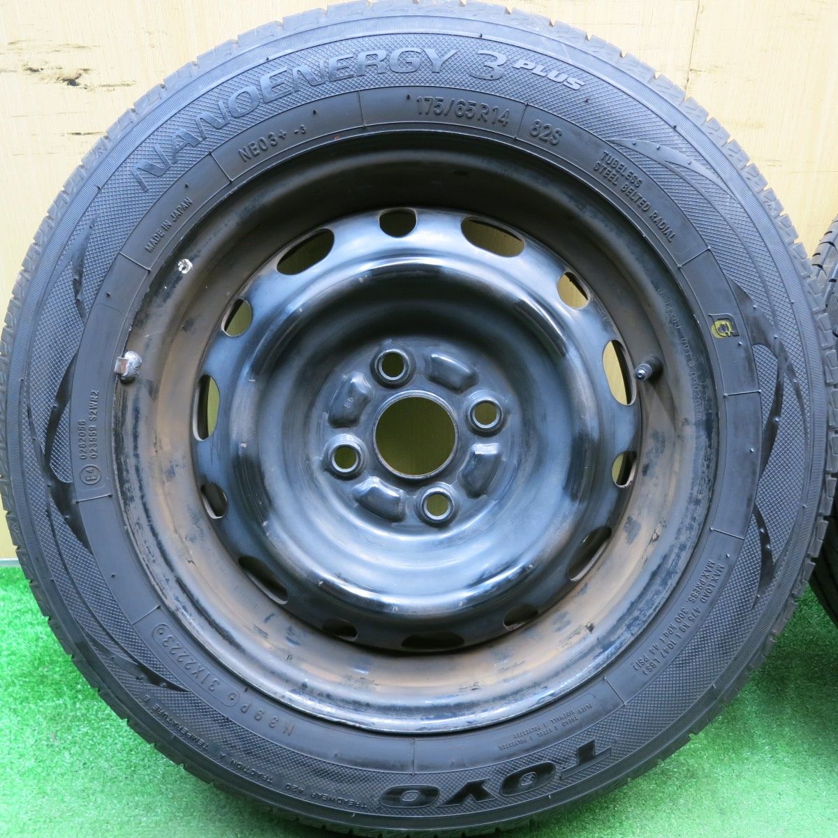 175/65R14スタッドレスセットPCD100 4穴バリ山フィットデミオノート