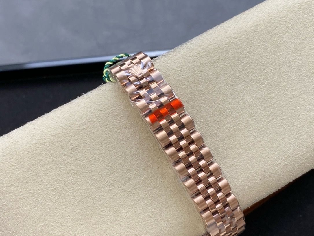 ROLEX です