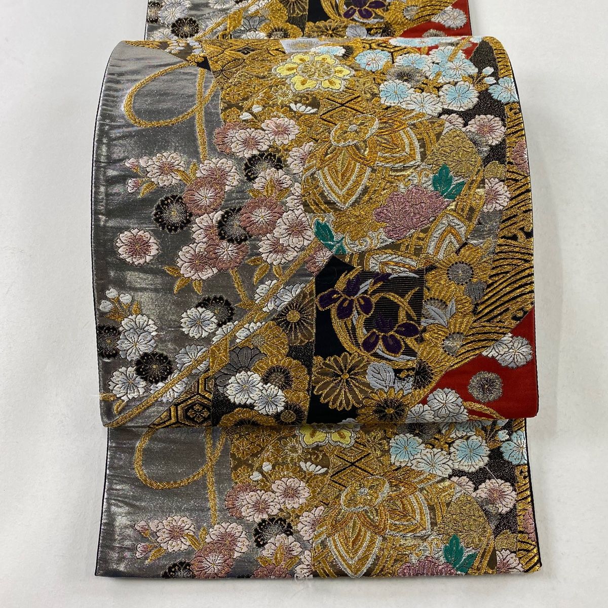 袋帯 秀品 振袖向き 手鞠 草花 金銀糸 箔 赤 六通 正絹 【中古