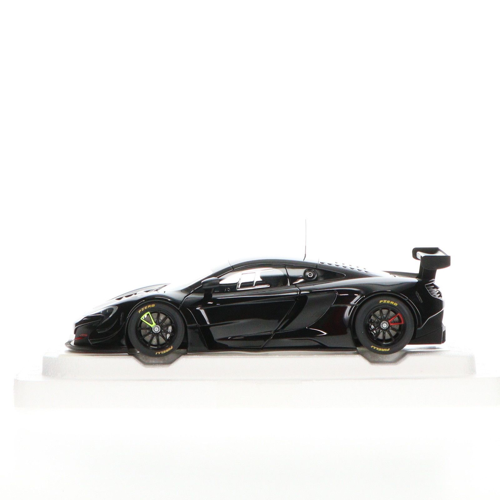 1/18 McLAREN(マクラーレン) 650S GT3(ブラック) 完成品 ミニカー