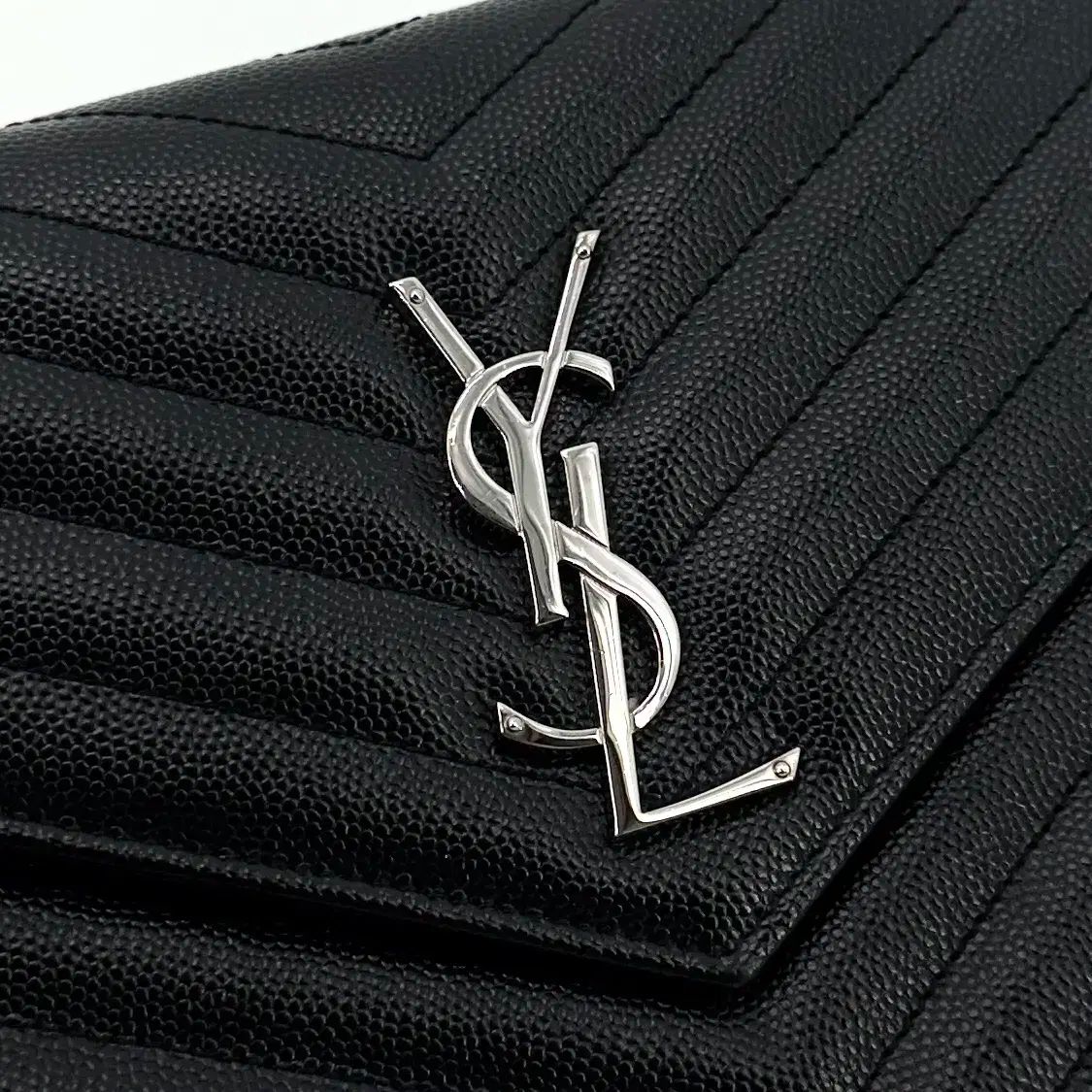 サンローラン シルバー マトラッセ カサンドラ チェーン ショルダーバッグ WOC 377828 DECORATOM_COM_BR