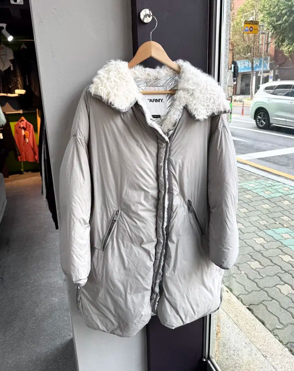 55 66 イヴ サロモン ラムズウール ファー ダウン