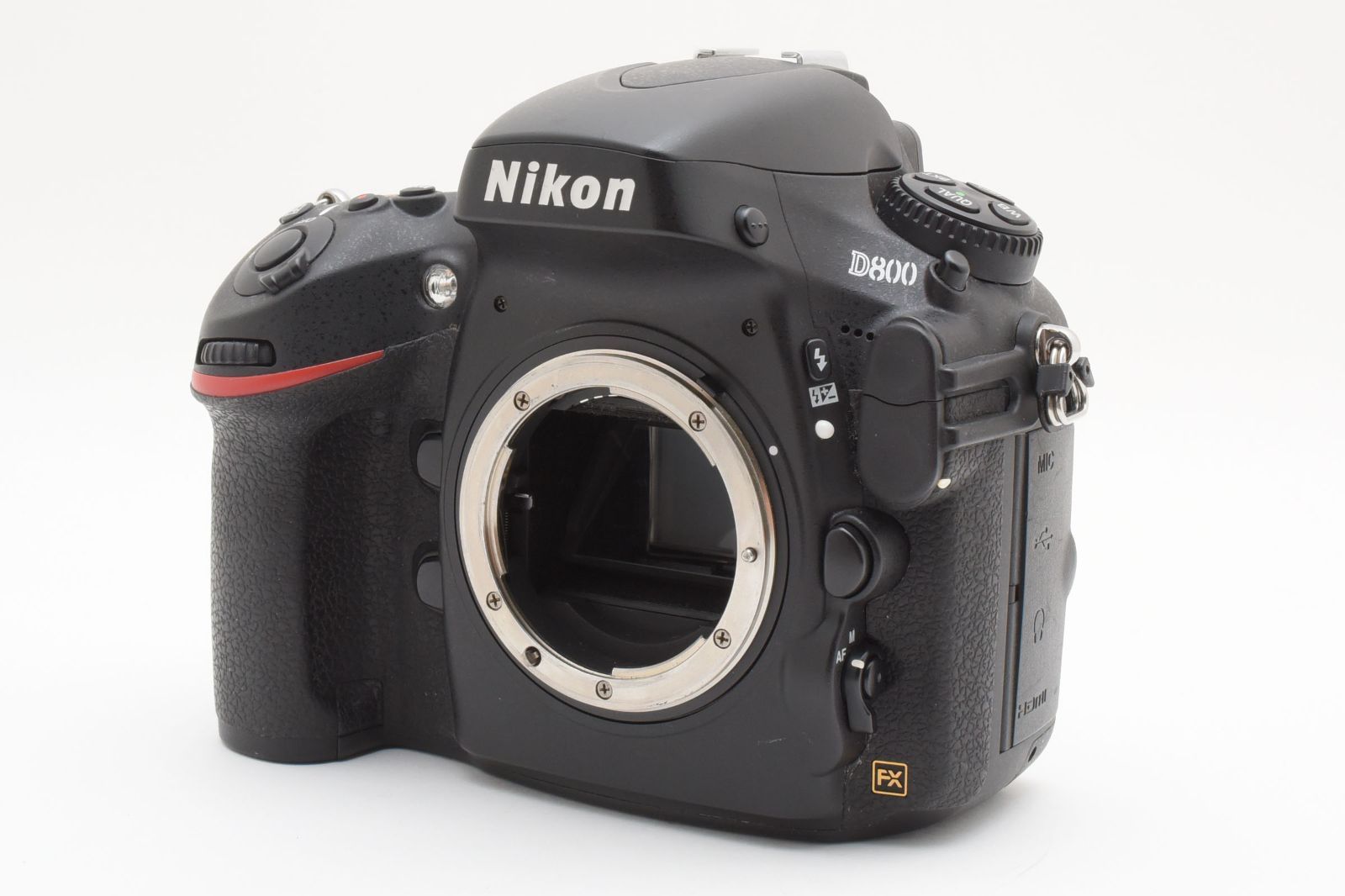 D800