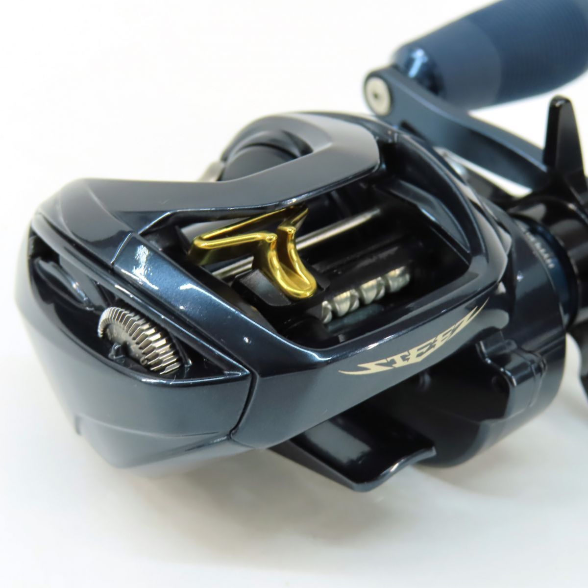 【新品同様】ダイワ 21スティーズ STEEZ A TW HLC 7.1 R 楽天市場】【ダイワ】21 スティーズA TW HLC 7.1L (左) : つり具