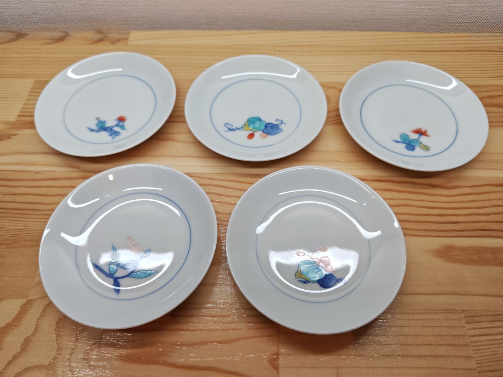 送料込【逢絢亭】茶道具 銘々皿 鍋島焼 絵変わり ５客 ７代茂右ヱ門 共箱入り 逢絢亭】茶道具 銘々皿 鍋島焼 絵変わり 5客 7代茂右