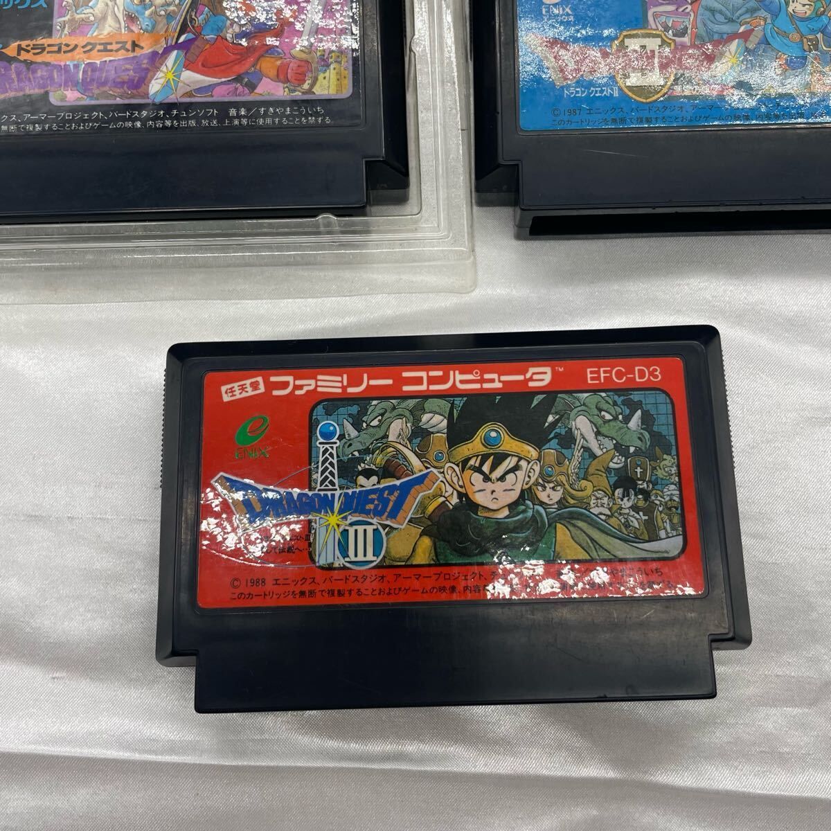 ドラゴンクエスト　攻略本まとめ売り Amazon.co.jp: ドラゴンクエスト完全攻略本 : ファミリー