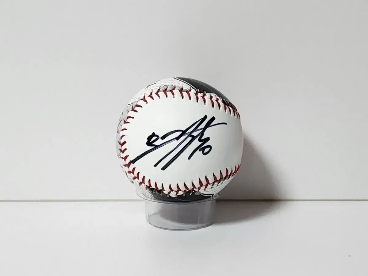 デジレ・シュロッツ直筆サイン2Lサイズ写真… オ・ジファン LG TWINS ツインズ 30 記念日 記念球 直筆サイン