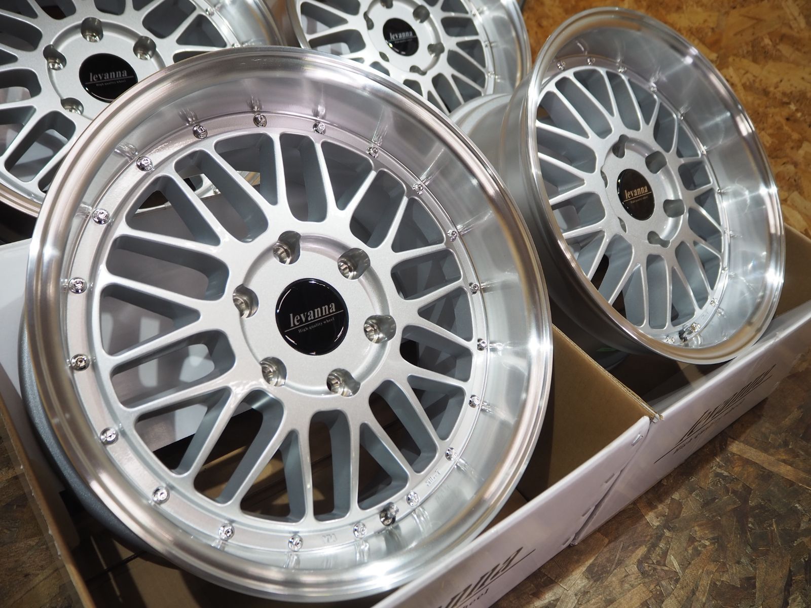 ☆新品☆人気の オーバーフェンダー ツライチ設定 高級 シルバー