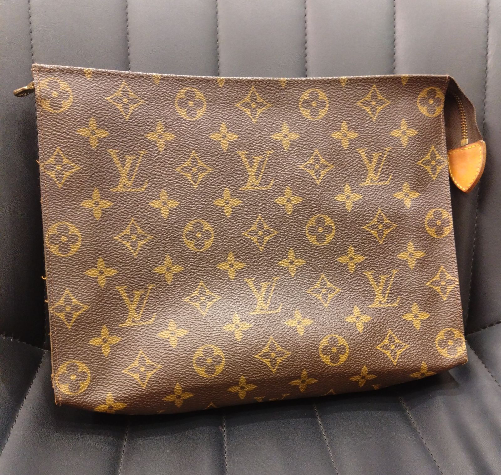 LOUIS VUITTON モノグラム ポッシュトワレット クラッチバッグ ルイ