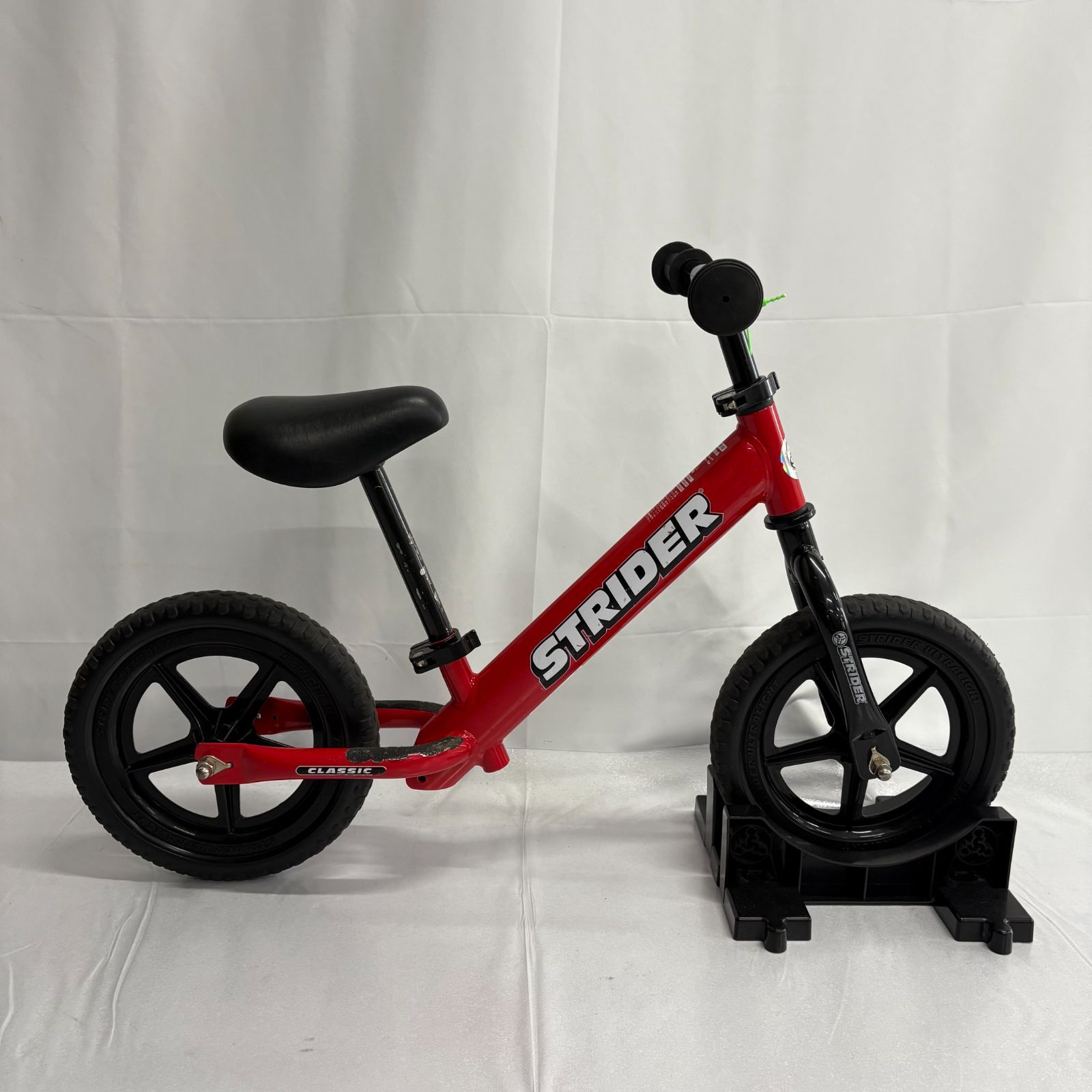 大人気カラー 美品 STRIDER ストライダー 12Classic