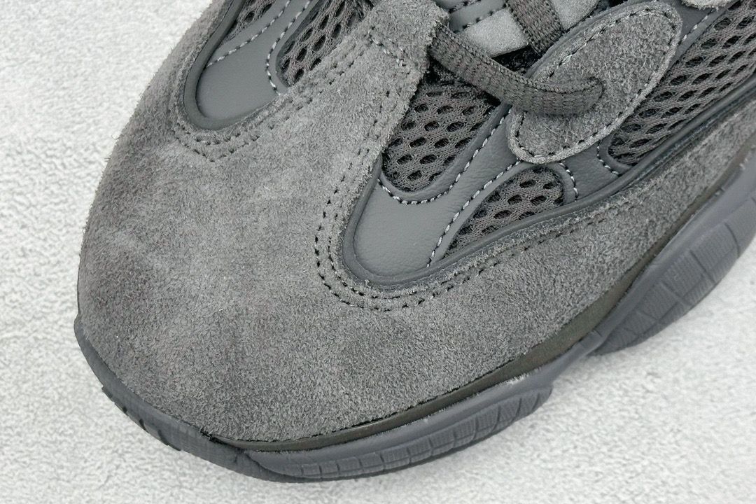 アディダス  YEEZY 500 UTILITYBLACK F36640 くろ 耐久性と通気性