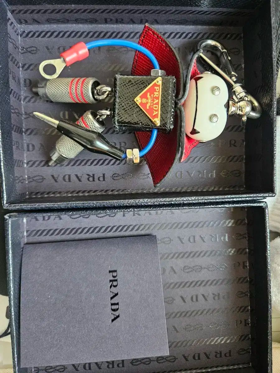PRADA プラダ ロボット キーホルダー バッグチャーム
