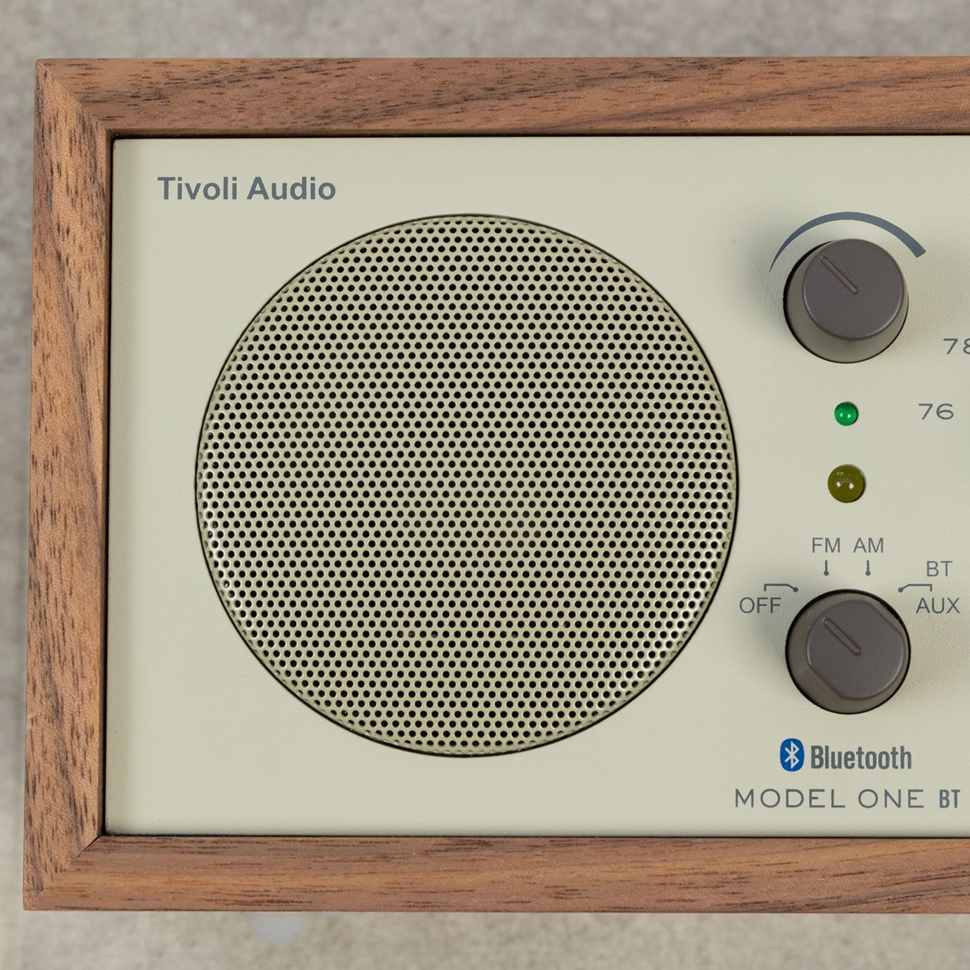 新品未使用　Tivoli Audio Model One BT M1BT2 Tivoli Audio］MODEL ONE BT チェリー/シルバーの紹介・購入