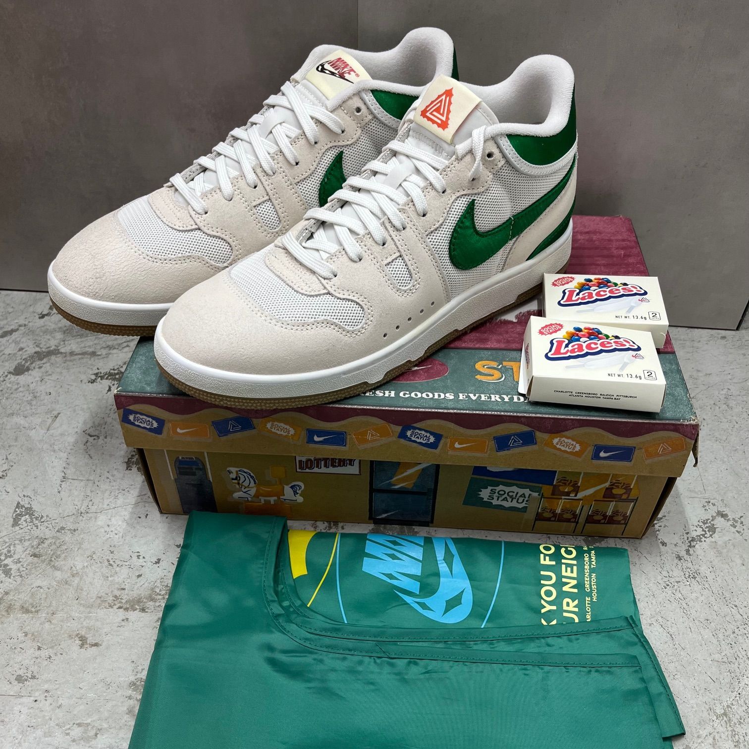 未使用 Nike × Social Status Attack 