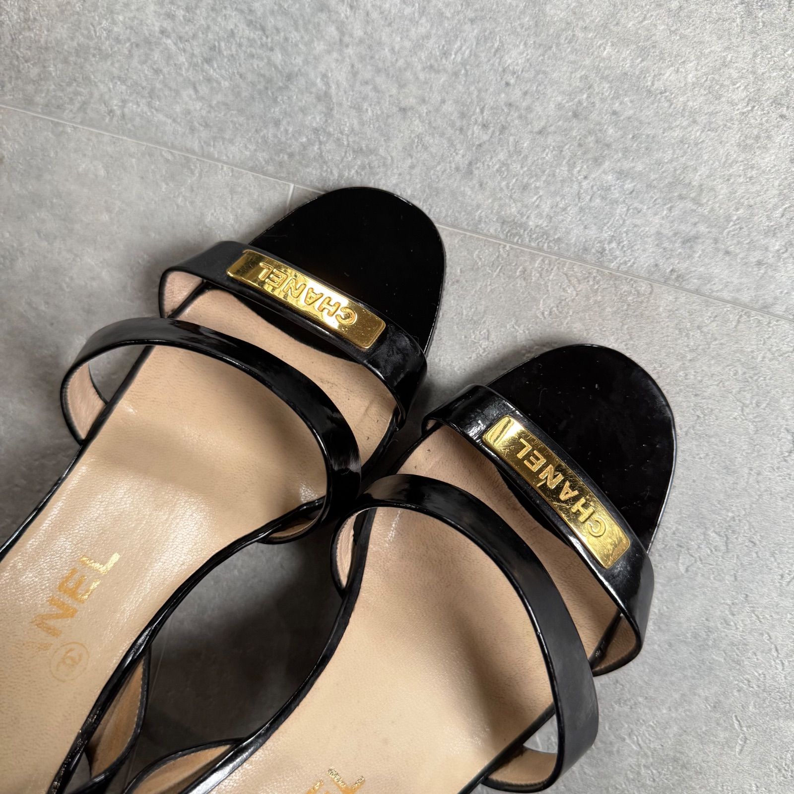 サンダル パテントレザー