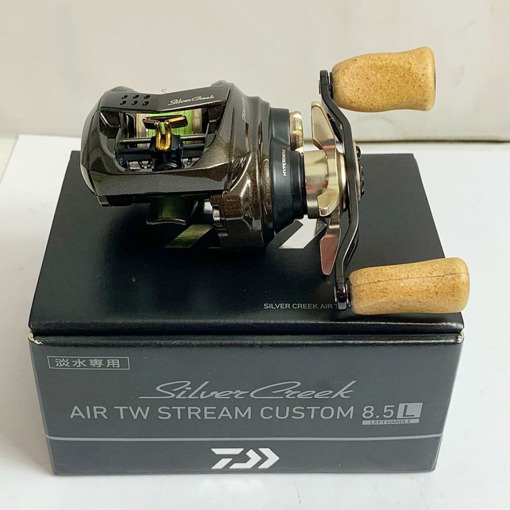 ダイワSilver Creek Air TW Stream CUSTOM8.5L（ベイトリール シルバー 