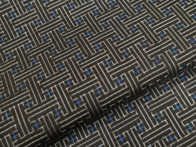 平和屋着物●本場大島紬　龍郷絣　秋名バラ　正絹　逸品　CAAW7817yc 平和屋着物○本場大島紬 龍郷絣 秋名バラ 正絹 逸品 CAAW7817yc - メルカリ