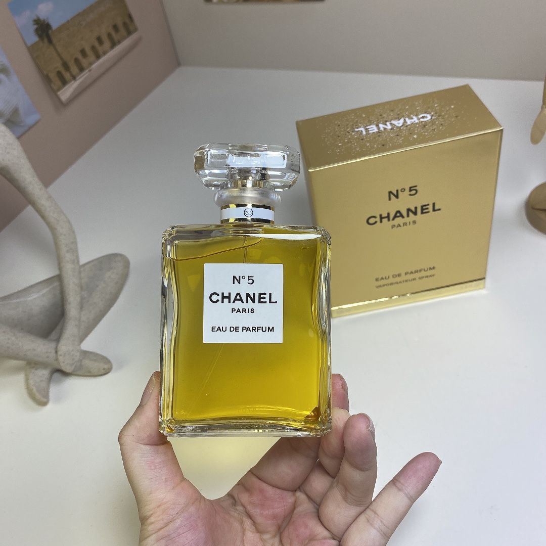 未使用　CHANEL　NO5 オーデパルファム　100ml　箱付き Amazon | シャネル CHANEL NO.5 オードパルファム 100ml EDP SP