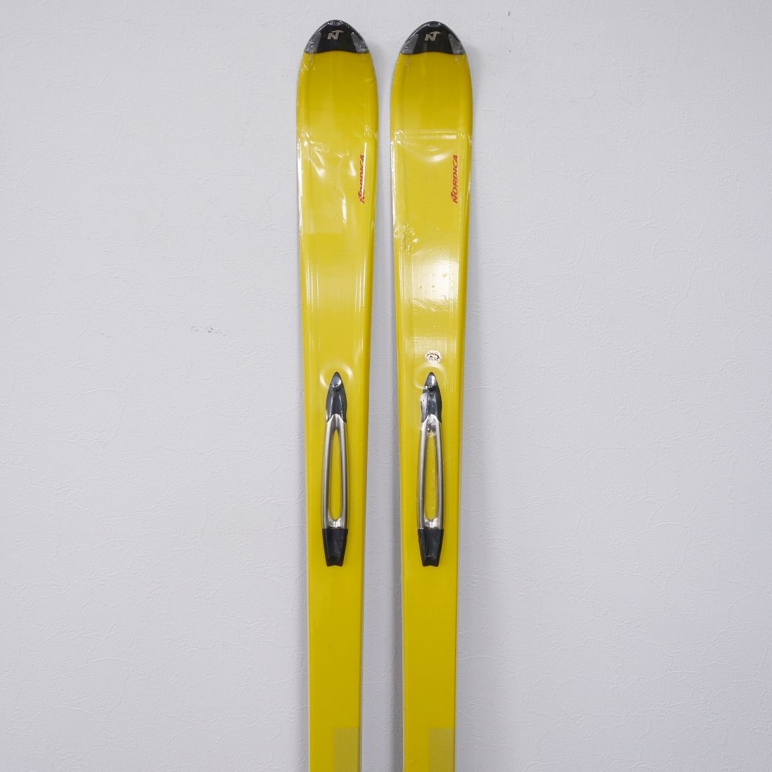 未使用 ノルディカ NORDICA Allround Carve Next7.0 180cm センター 64ｍｍ スキー板 アウトドア 約1580ｇ(一本あたり)