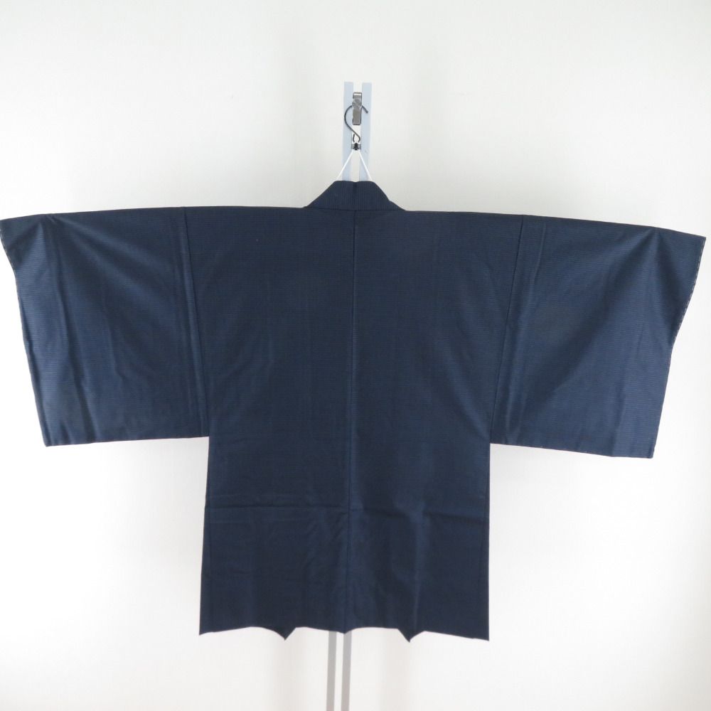 男着物 紬 アンサンブル 袷 黒青色 正絹 男性用きもの メンズ 仕立て上がり 和服 男物 カジュアル 身丈147cm 【キモノオフ野々市若松店】 KIMONOMACHI 着物 男性 メンズ 洗える着物 袷着物 単品 「ネイビー 紬