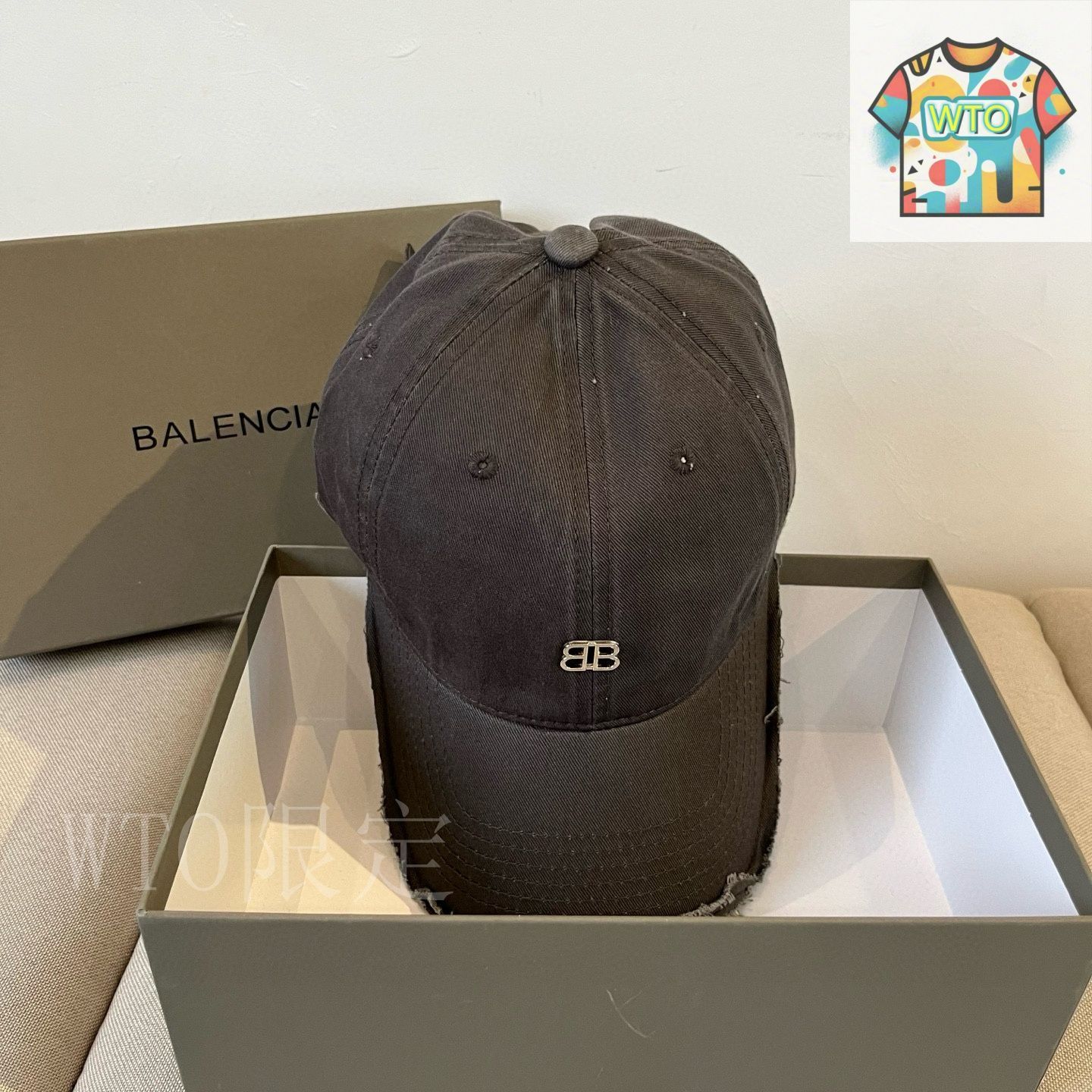 今日特価】BALENCIAGA ニューロゴベースボールキャップ - メルカリ