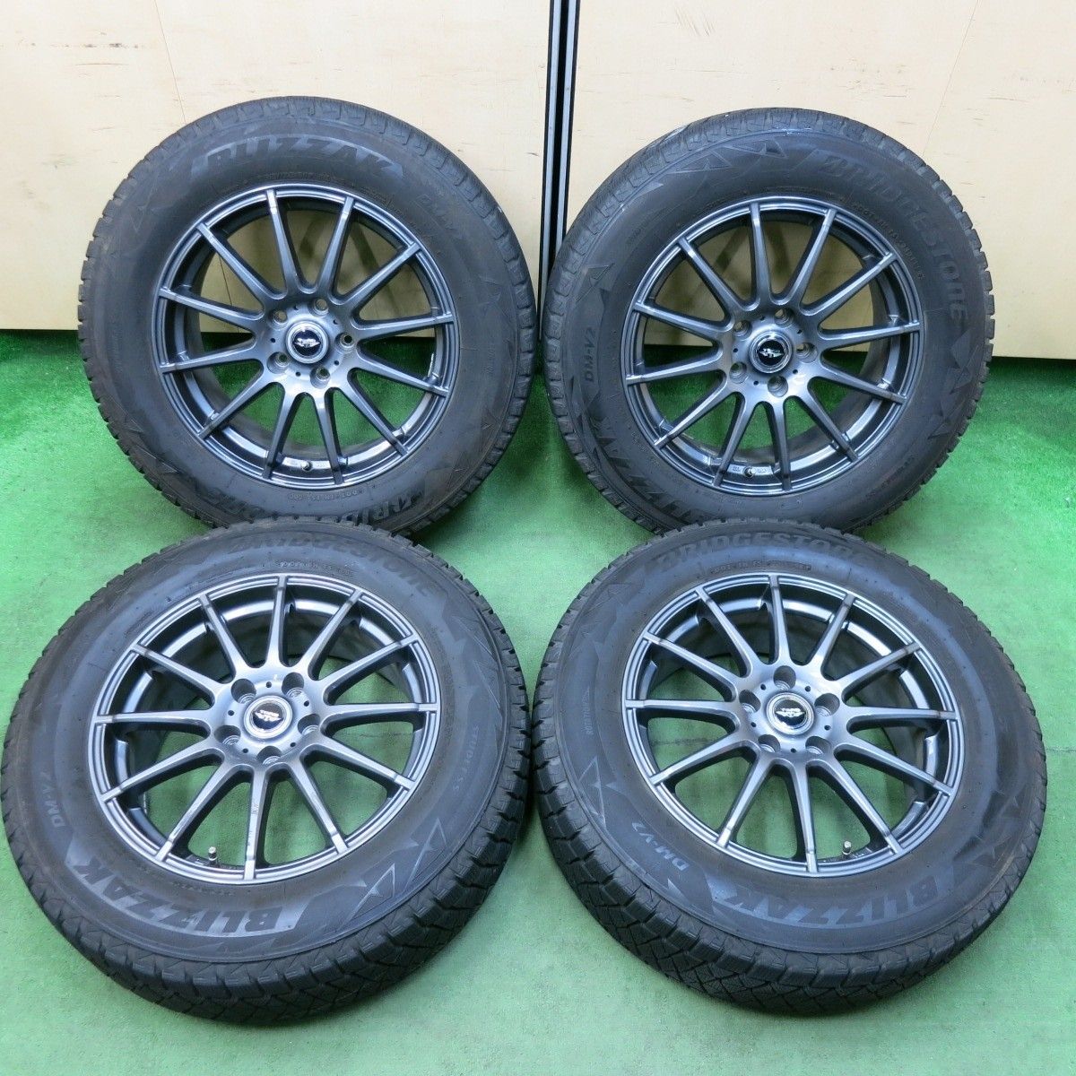 225/65R17 冬タイヤ　スタッドレス　ブリヂストン　DM-V2 ×4本 ① ブリヂストン ブリザックDM-V2 4本 225/65R17スタッドレスタイヤ 4本
