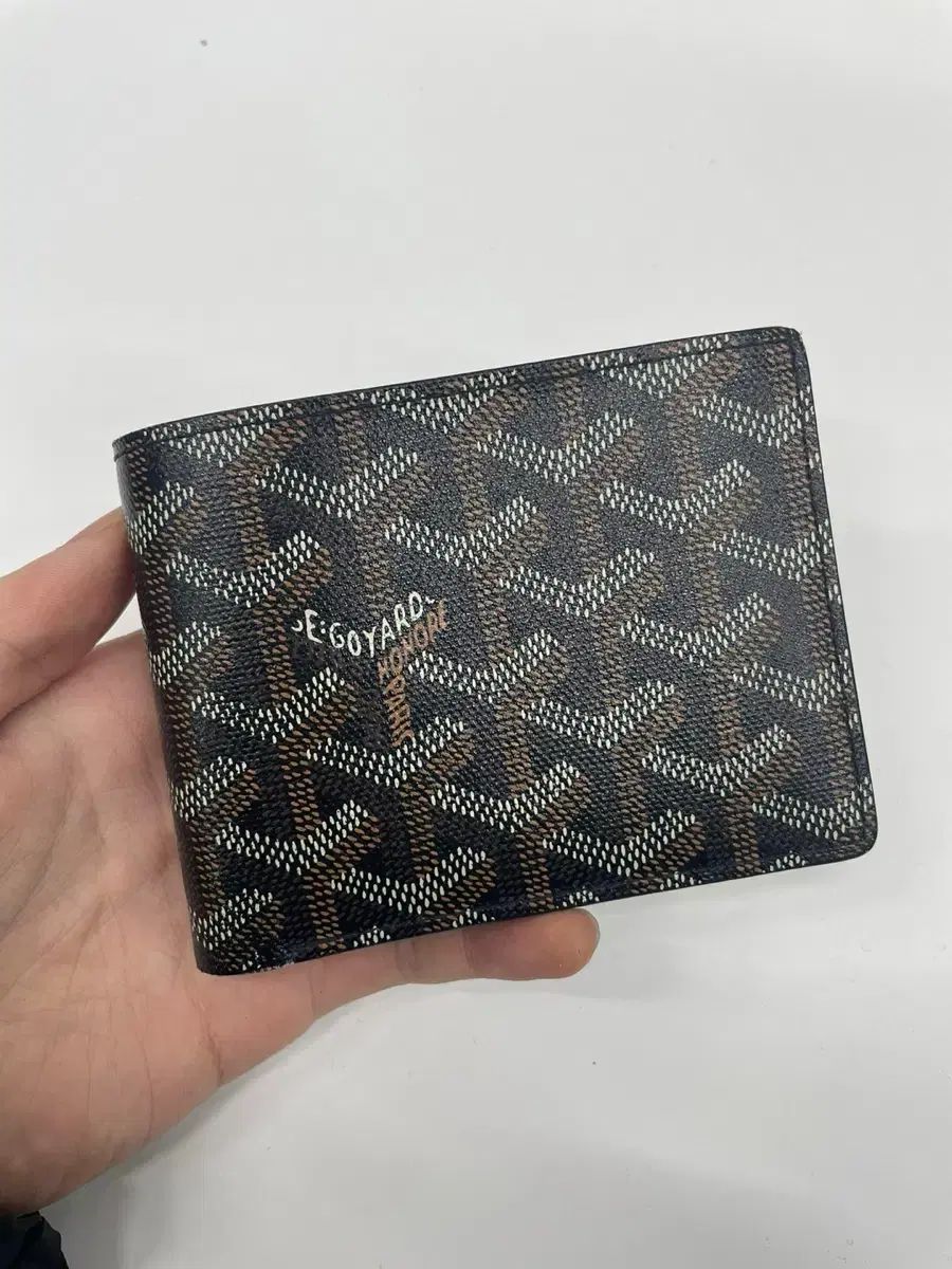 Goyard(ゴヤール) ゴヤール ヴィクトワール 二つ折り財布 - メルカリ