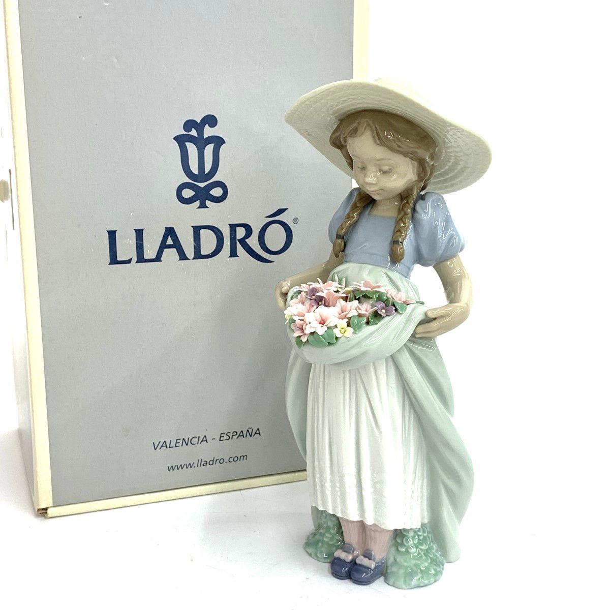 美品 LLADRO リヤドロ たくさん摘めたよ フィギュリン 箱付 6756