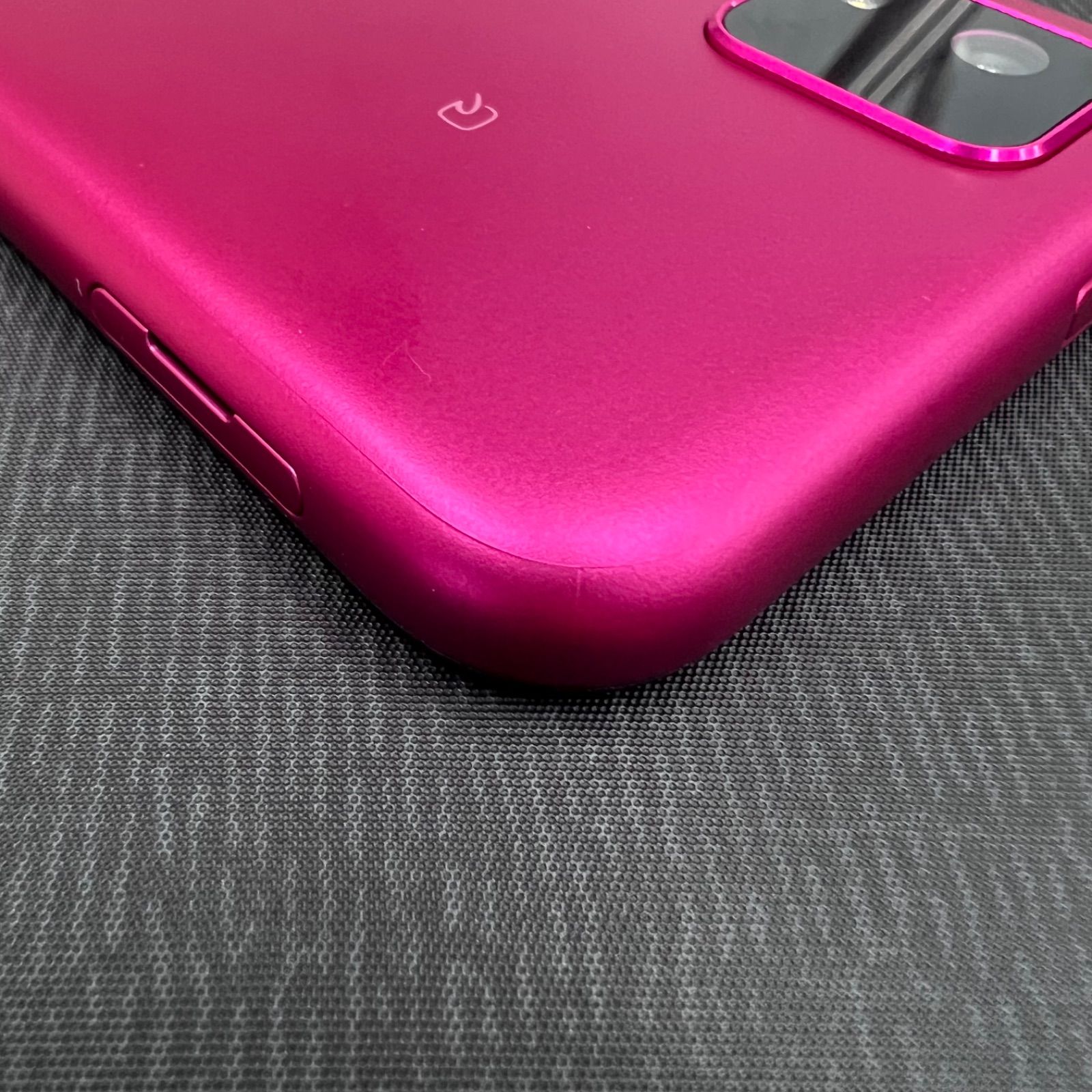 かんたんスマホ3 マゼンタ