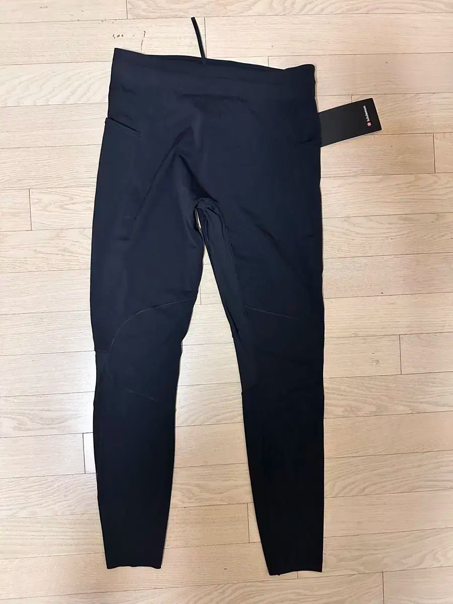 ルルレモン サージ