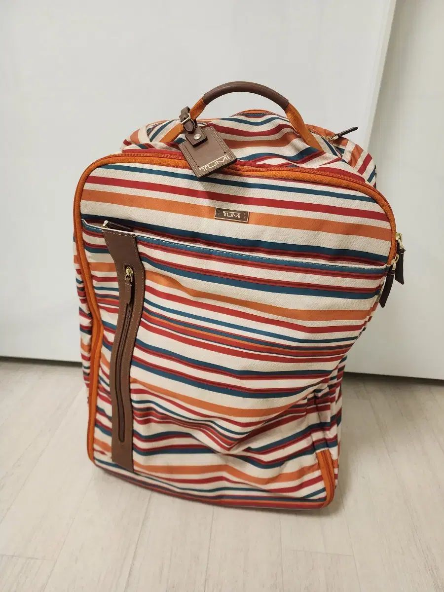 シルバー アルミニウム キャリーケースSPORT ITALY シルバー