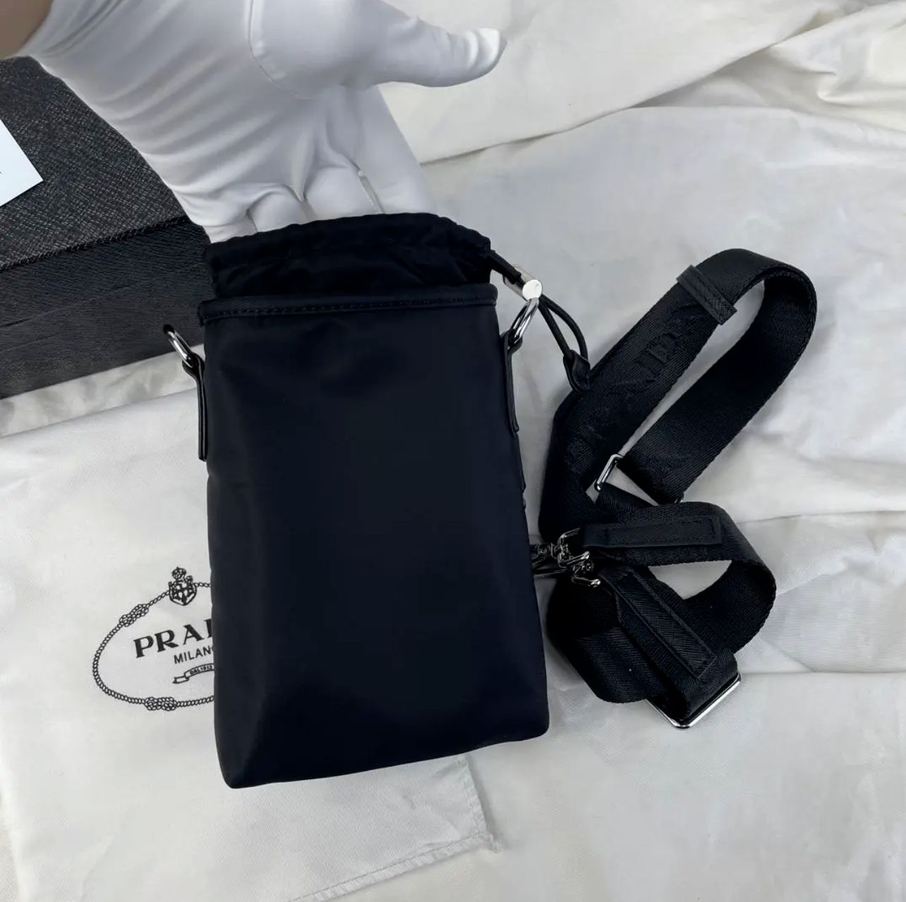 美品 箱付き】PRADA プラダ·Re-Nylon スマートフォンケース 即日発送 