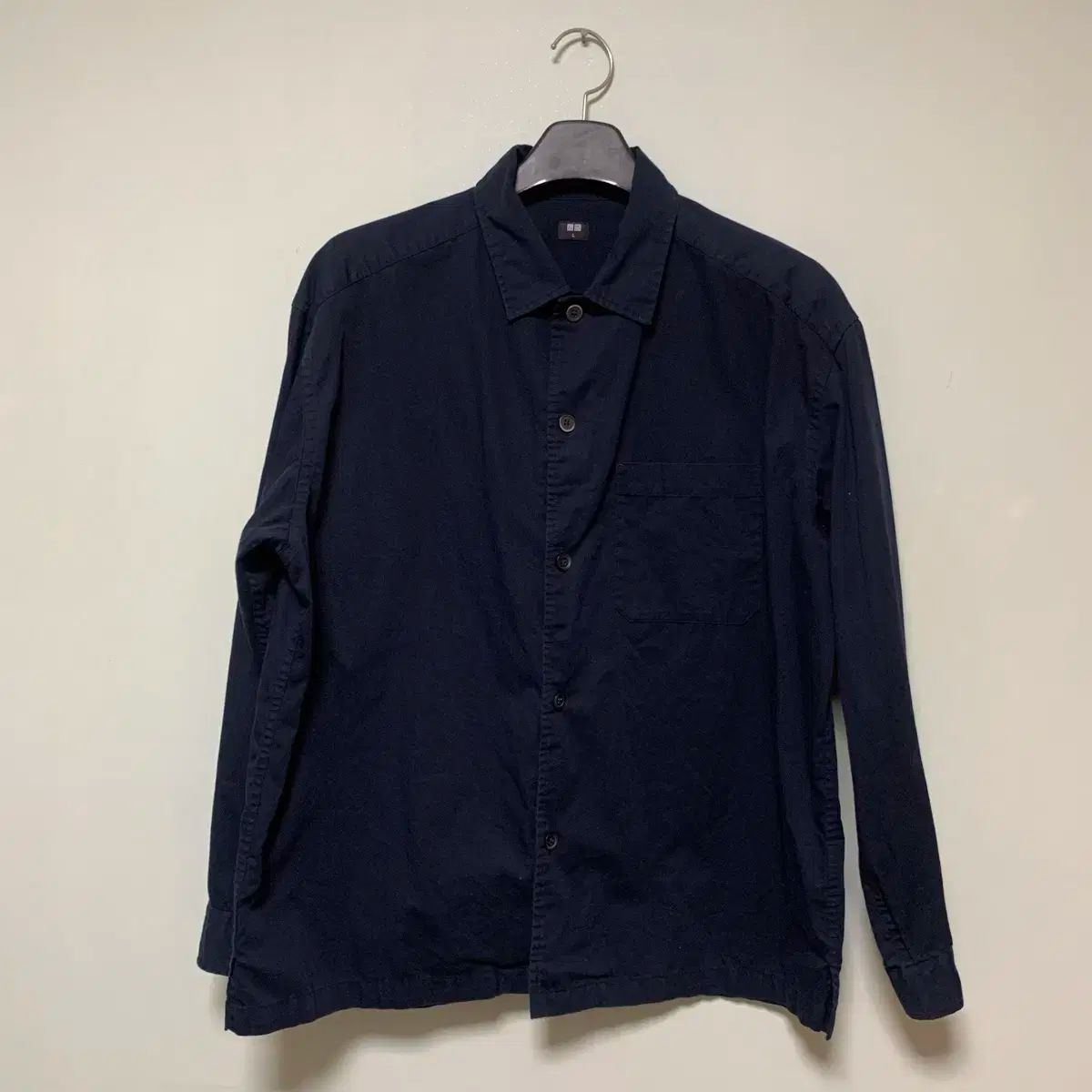 UNIQLO(ユニクロ) ネイビー シャツ L