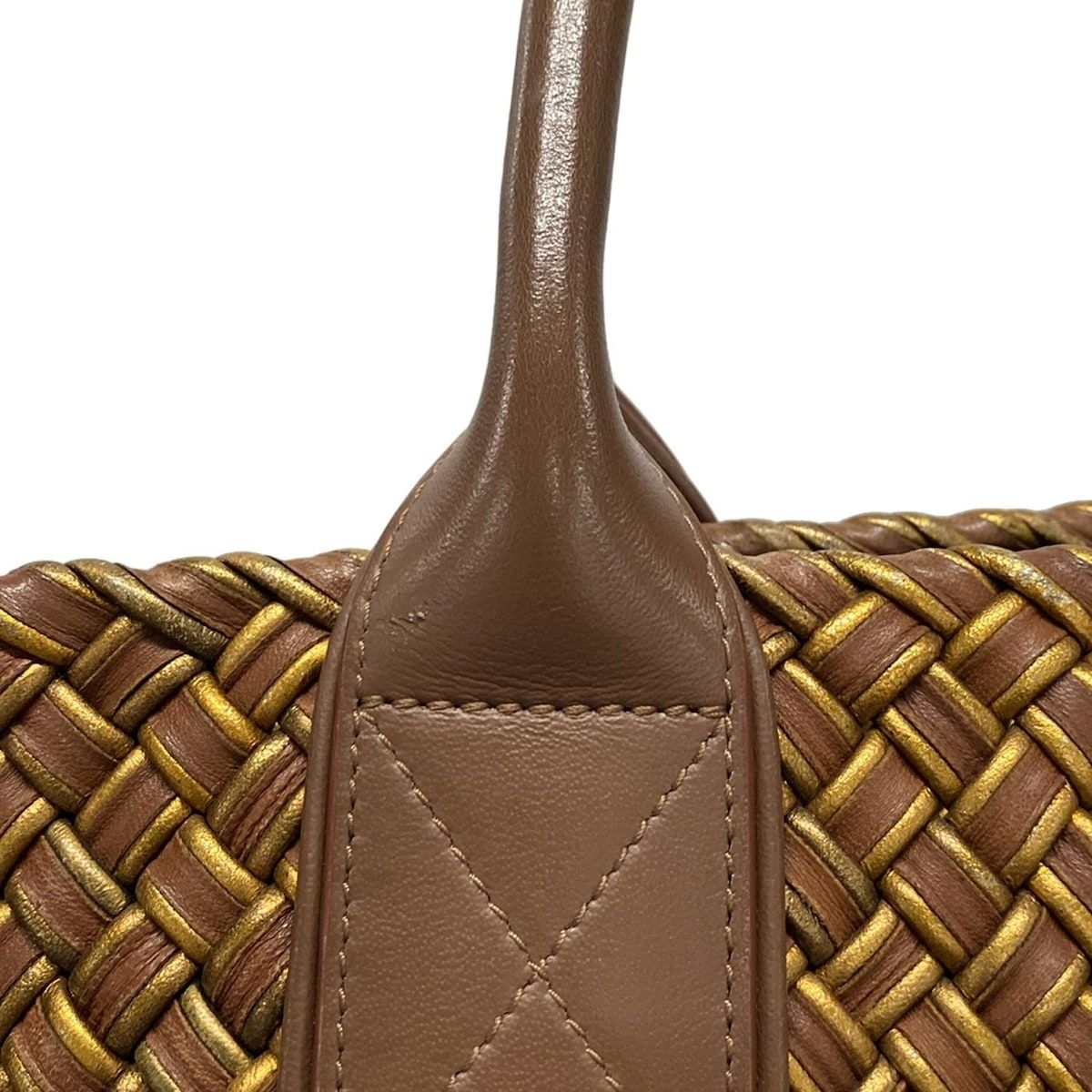 ボッテガヴェネタ　ダークブラウン 編み込みレザートートバッグ ボッテガ・ヴェネタ“変形できる”編み込みレザーのトートバッグ