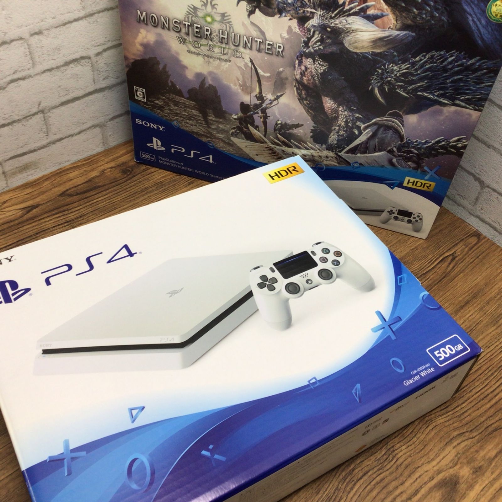 PS4 500GB本体 + モンスターハンターワールド PlayStation4 本体 +