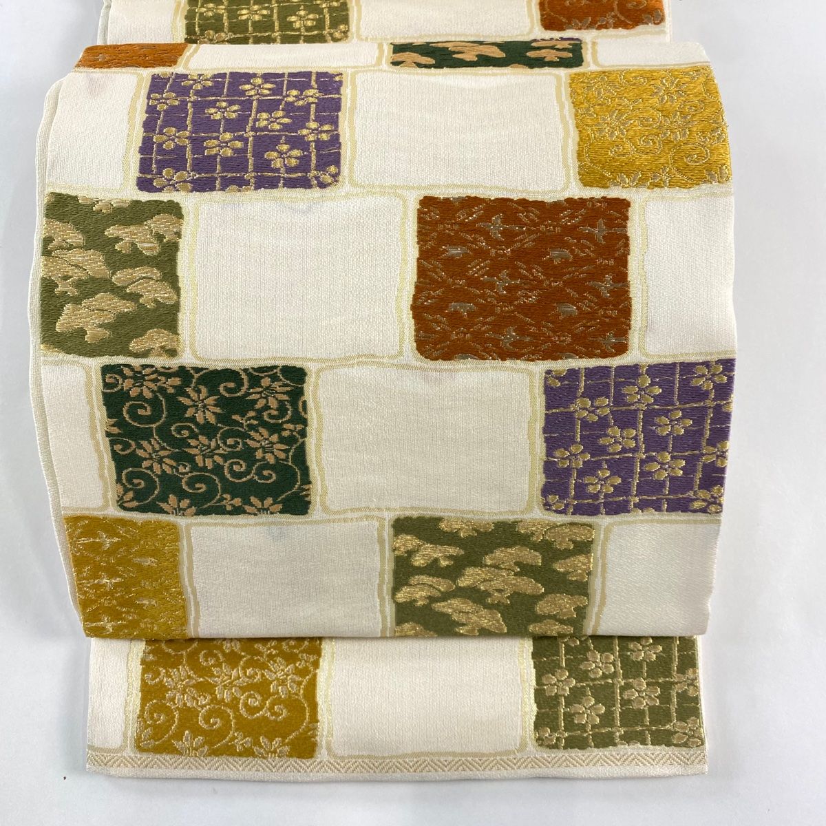 袋帯 美品 名品 名物裂梨子地唐織 草花 変わり市松 金糸 箔 ベージュ 六通 正絹 【】